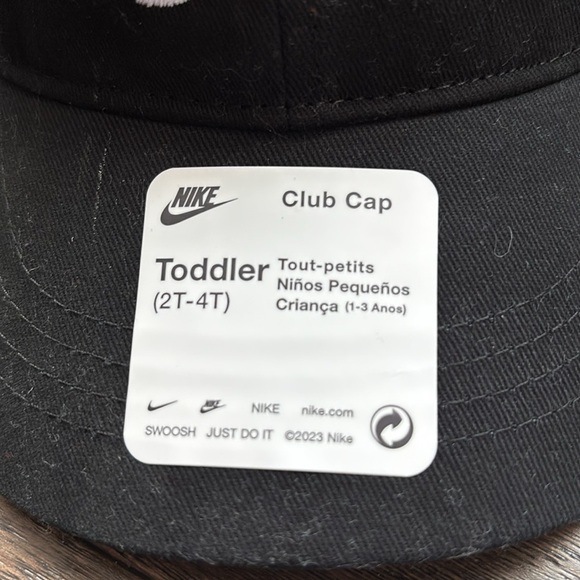 Nike Toddler Club baseball cap,Velcro back,6 vent, embroidered Nike swoosh logo - Picture 2 of 11
